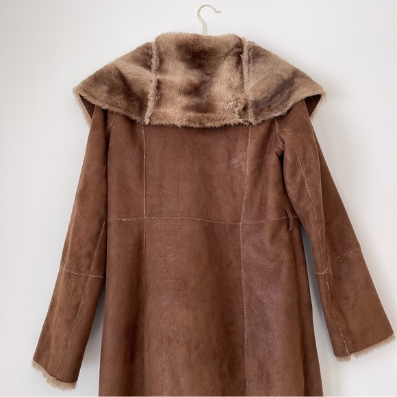 Gerard Darrel Brown Fur Coat - Picture 12 of 13